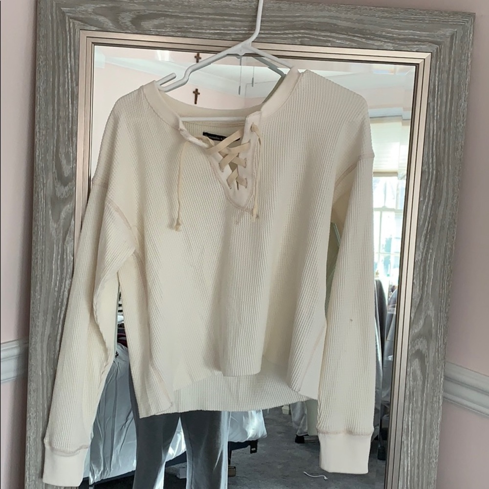 Off white light sweater